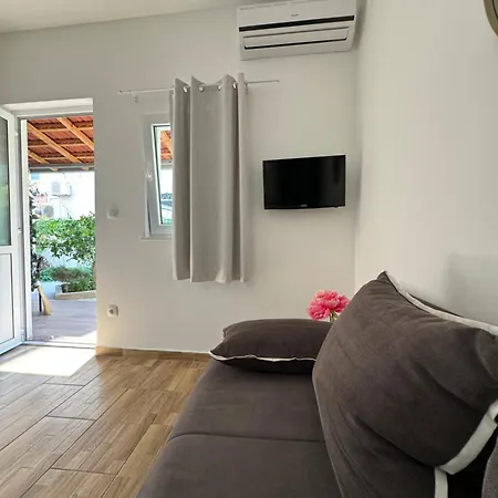 Apartment Laganini *