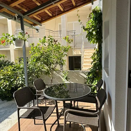 Laganini Apartament *